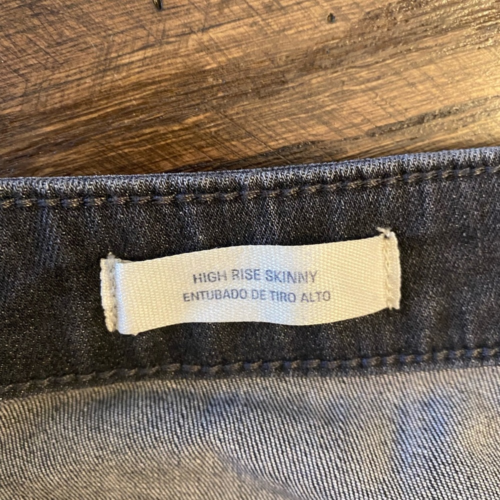 Universal Threads High Rise Skinny - Picture 3 of 4